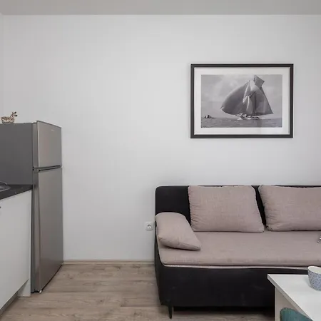 Beachfront Boutique With Free Parking * Makarska