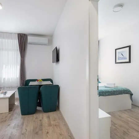 Apartment Beachfront Boutique With Free Parking Makarska
