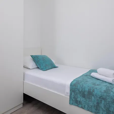 Apartment Beachfront Boutique With Free Parking *
