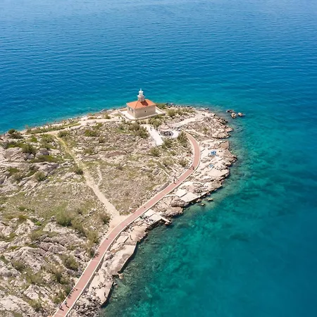 Beachfront Boutique With Free Parking * Μακάρσκα