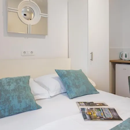 Apartment Beachfront Boutique With Free Parking Makarska
