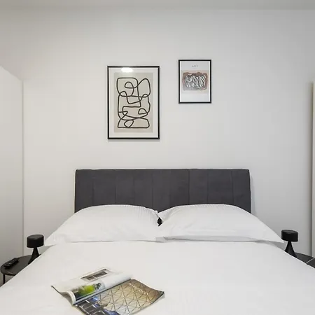 Beachfront Boutique With Free Parking Apartment