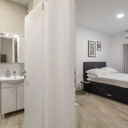 Beachfront Boutique With Free Parking Makarska