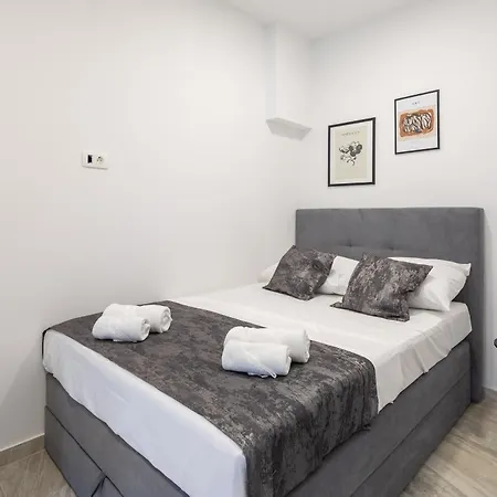 Apartment Beachfront Boutique With Free Parking *