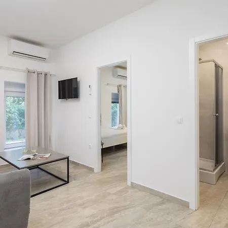 Beachfront Boutique With Free Parking Makarska
